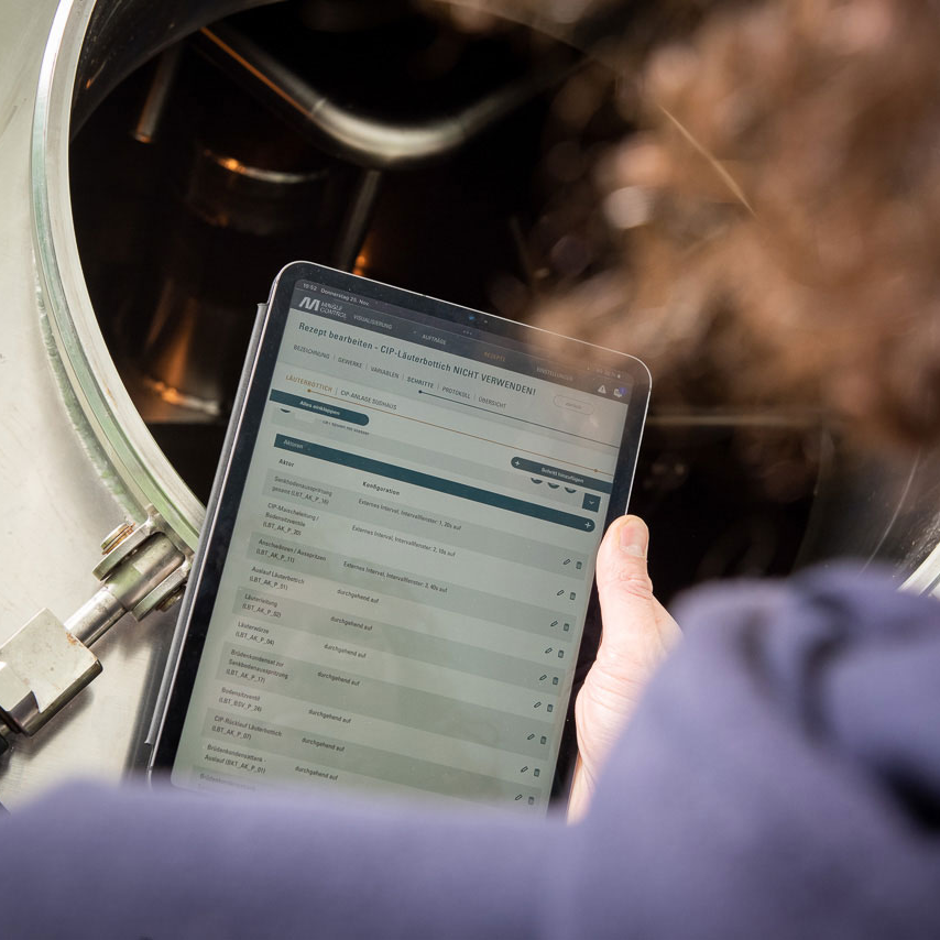 Tablet mit MINGLECONTROL Interface im Sudhaus