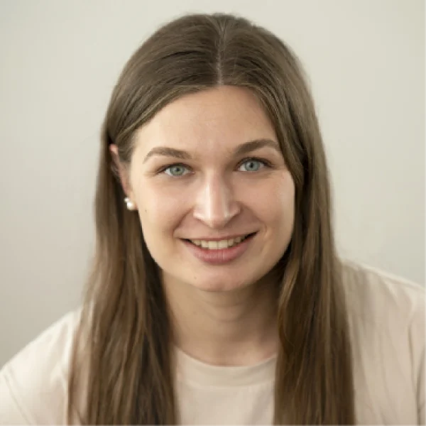 Portrait of Kristin Eitel, Marketing Manager at DriveCon GmbH and jointly responsible for marketing the MINGLECONTROL product.